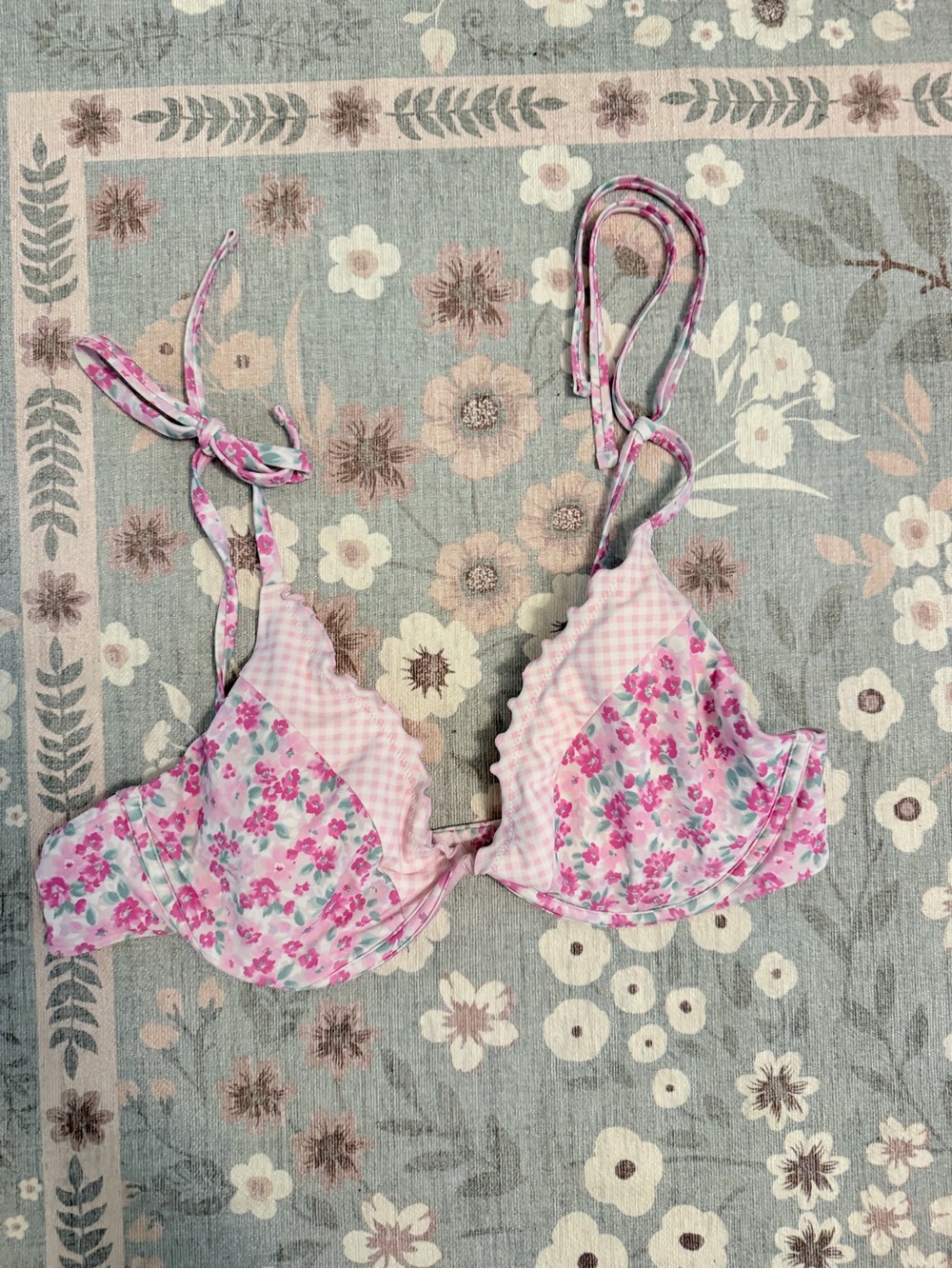Hollister Pink Floral Lace-Trim Bikini Set